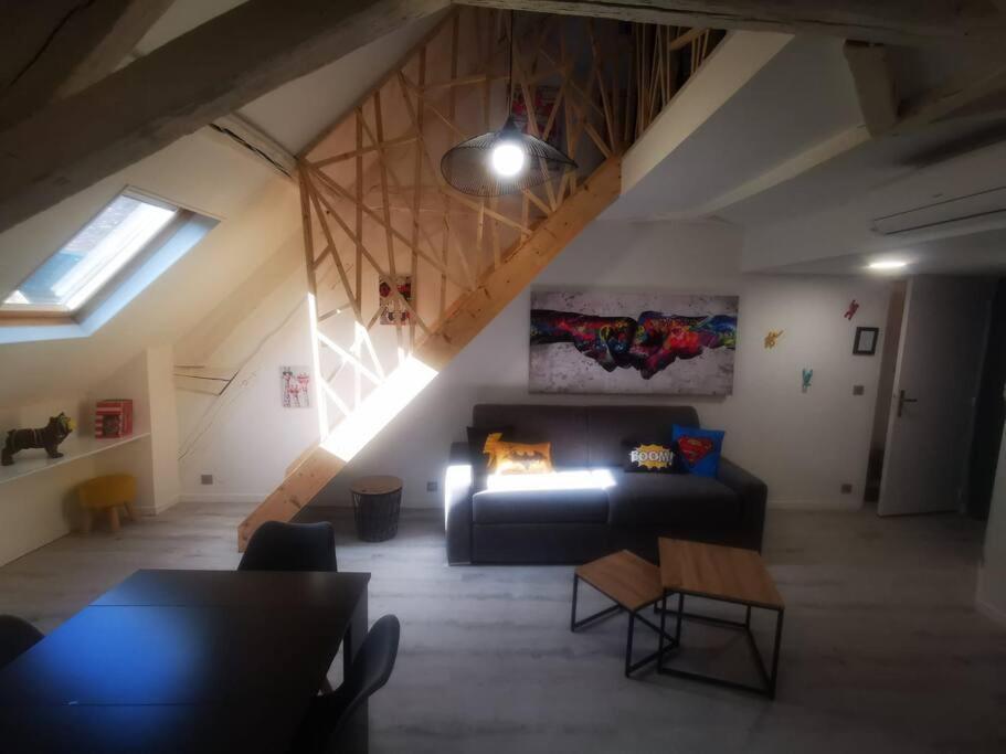 Au Numero 6 Le Fun Chateauroux Luaran gambar