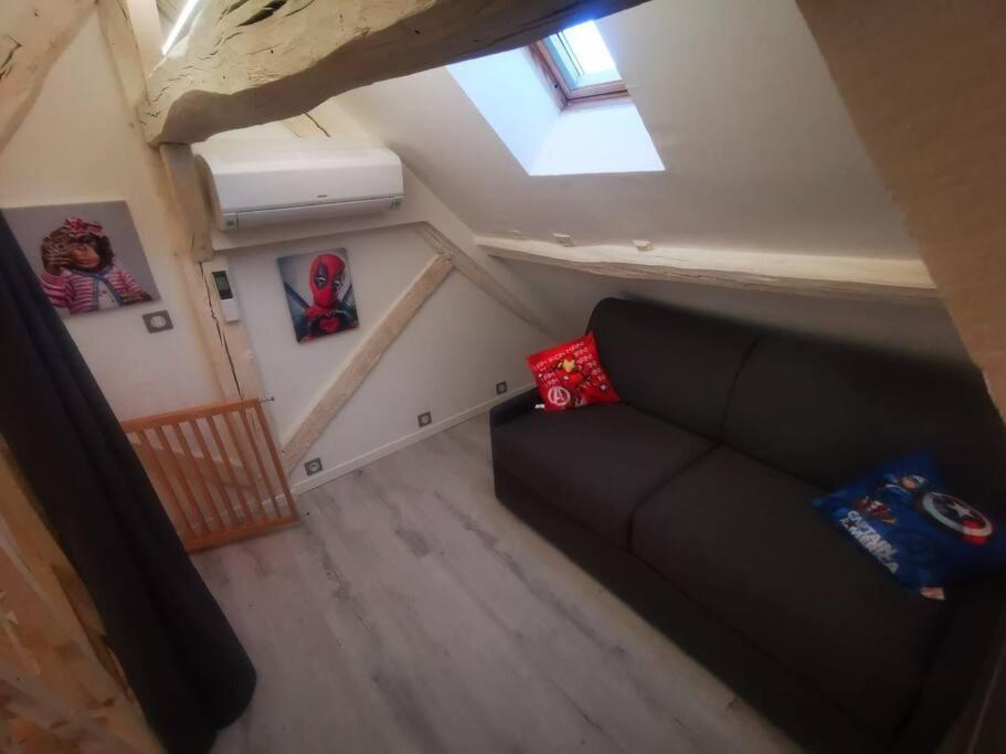 Au Numero 6 Le Fun Chateauroux Luaran gambar
